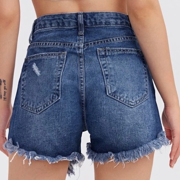 Highwaisted denim shorts - Picture 2 of 2